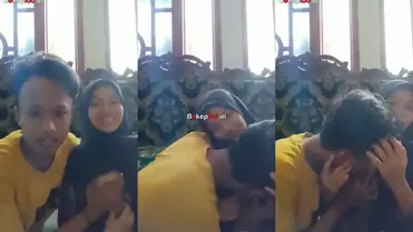 Bokep Indo pasangan ABG Hijab Mesum di Ruang Tamu poster