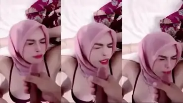 Bokep Jilbab Diyana Sakura Crot Muka Brutal poster