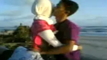 Bokep Jilbab Gadis Aceh Ngentot Hot Di Pantai poster