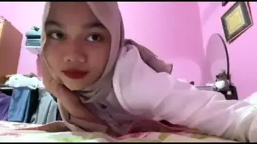 Bokep Jilbab Ukhti Sange Kirim Video Ngentot Pacar poster
