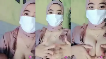 Bokep Live Ukhti Hijab Nyusuin Pamer Dada Hot poster