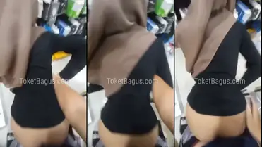 Bokep viral Bos Dan Karyawan Konter Berhijab Ngentot poster