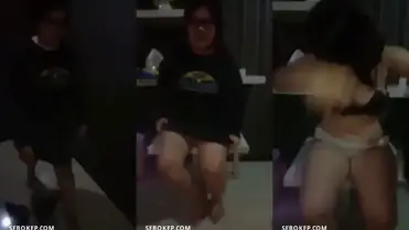 Cewek Gemoy Michat Bugil Ngemut Kontol Om poster