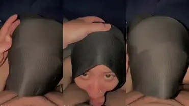 Cewek hijap sepong kontol pacar crot di muka poster