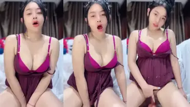 sicantik colmek dengan dildo besarnya poster