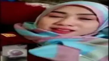 Video Jilbab Janda Melayu Lagi Whatsapp Sex Dengan Brondong poster